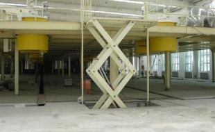 定制剛性鏈升降平臺提升模具制造作業(yè)效率