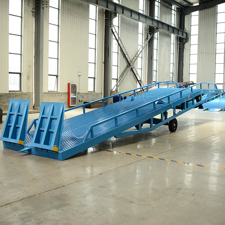 移動(dòng)液壓登車橋 移動(dòng)液壓登車橋