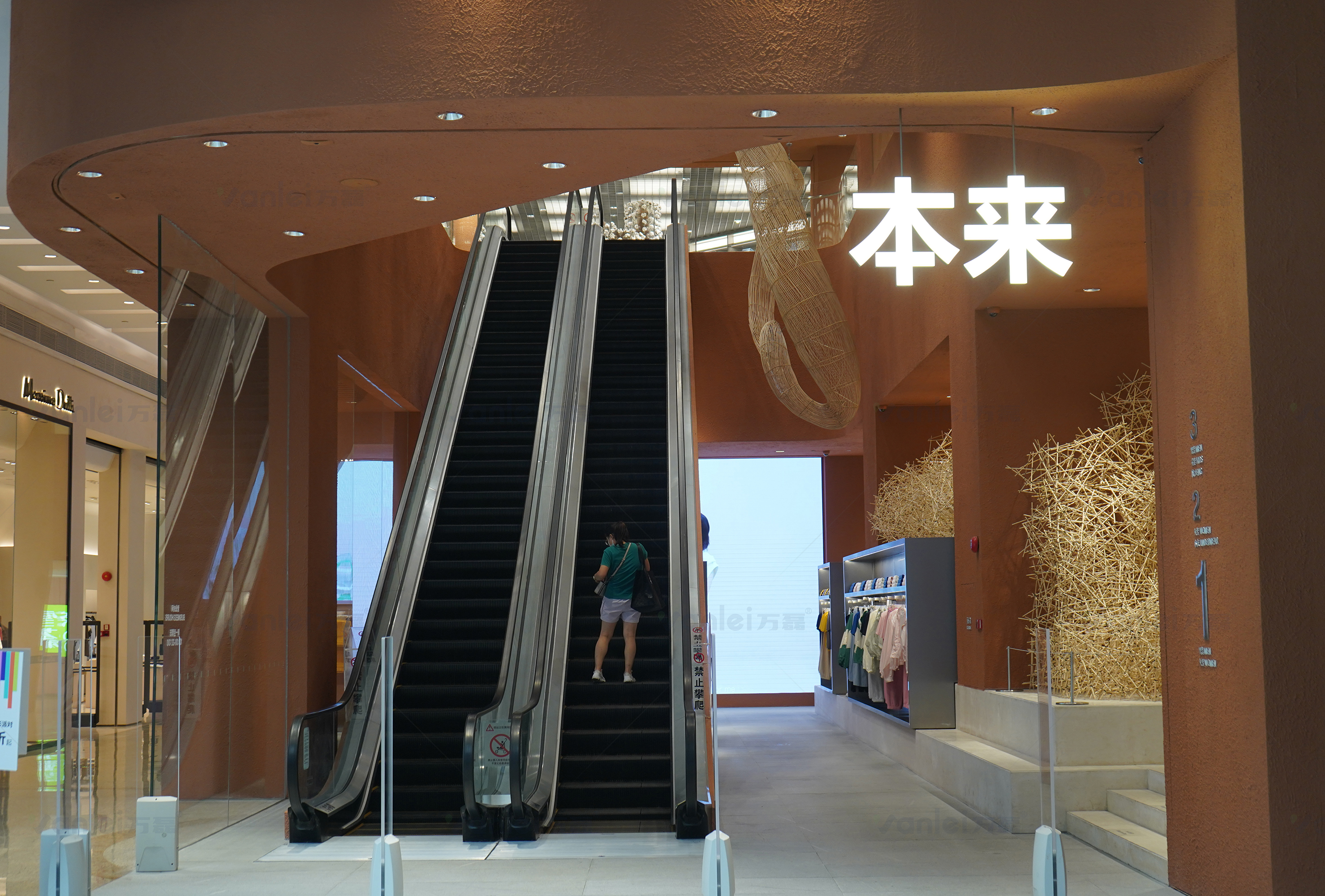萬磊案例賞析 | 潮流服裝門店到底有多卷？